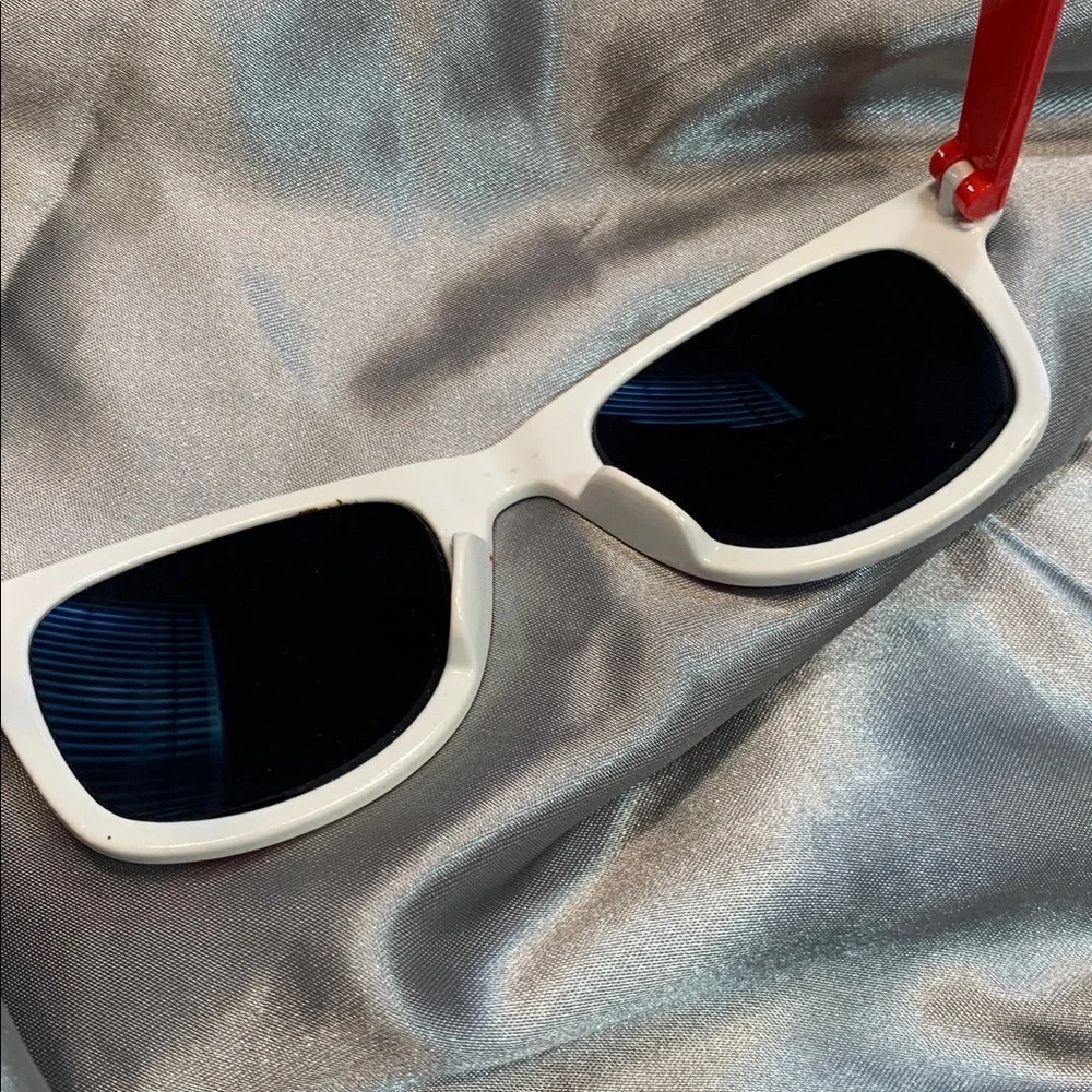 🌹American Flag Patriotic Sunglasses - KIDS Red, White & Blue